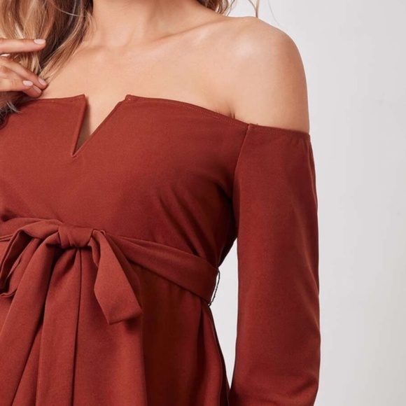 MATERNITY Burgundy off shoulder belted blouse Minimalist - Picture 6 of 7